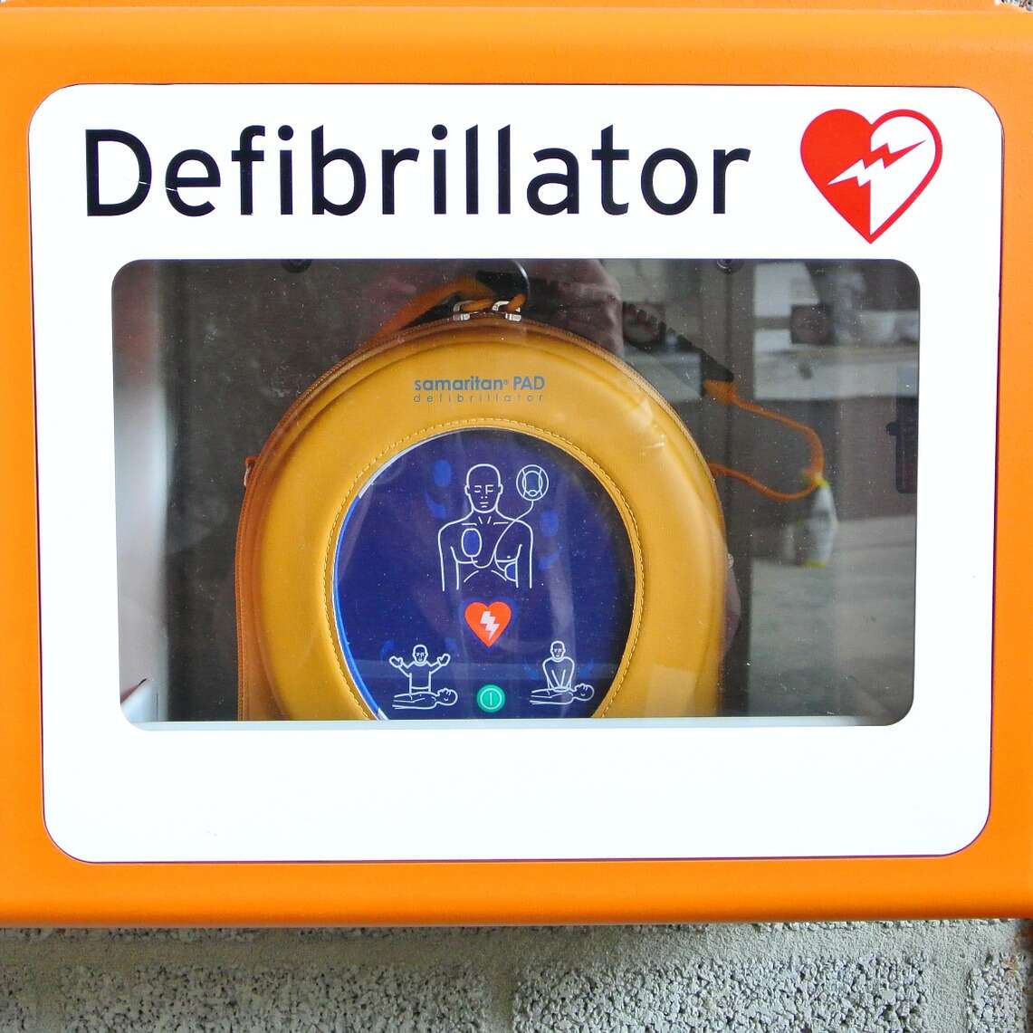 Defibrillator