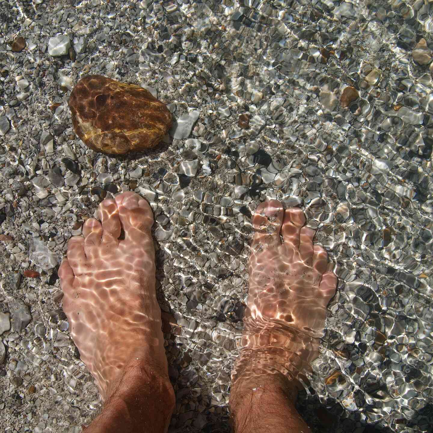Füße im Wasser